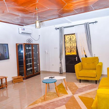 Appartement Meuble 2 Chambres Avec Salle De Bain - 1 Salon - 1E Cuisine - La Concorde - Quartier Nkomkana Yaoundé Exteriör bild